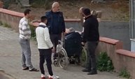 Babasına sert çıkınca çevredekiler tarafından darp edildi!