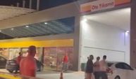 Akaryakıt istasyonunda sopalı kavga kamerada