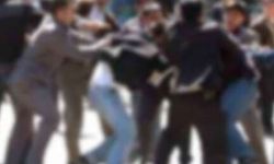 Anlaşmazlıktan çıkan kavgada bıçaklar çekildi