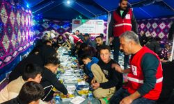 Türk Kızılay Gazze’de her gün 30 bin kişilik iftar veriyor