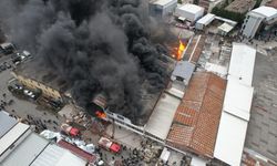 Sakarya'da alevlere teslim olan atölye havadan görüntülendi