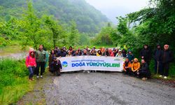 Yağmur eşliğinde cennet tabiatı keşfettiler