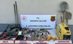 Akyazı'da kaçak kazı yapan şahıslar suçüstü yakalandı