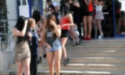 Fuhuşa zorladıkları kadınlara katalog yapmışlar!