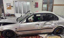 Alkollü sürücü camiye daldı: 1 yaralı