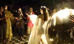 Disko topunun gelinin üstüne düştüğü o anlar kamerada!