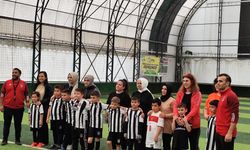 Sakarya Beşiktaş futbol okullarından anneler günü etkinliği