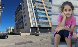 Aranan kayıp çocuk, yangın merdiveni boşluğunda ölü bulundu