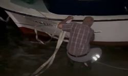 Sakarya'da 8 metrelik balıkçı teknesi karaya oturdu