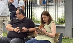 Öğrenciler sınavda, aileler dışarda ter döküyor
