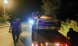 Çaldığı araba ile kaçarken polisin önüne düştü!