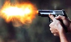 Düğünde silahla havaya ateş açtı!