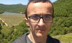 Başı çekyatın altına sıkışmış halde ölü bulundu!