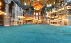 Ayasofya'yı yakmaya çalışan şahıs engellendi!