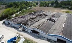 Yanan fabrikadan geriye acı manzara!