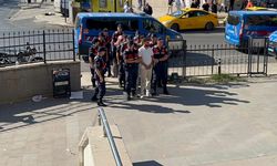 Annesine şiddet uygulayan babasını katletti!