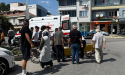 Otomobile çarpmamak için yere savruldu!
