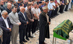 Minik Sarp gözyaşları içinde uğurlandı