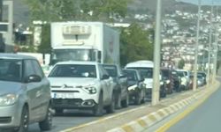 Yeni öğretim yılının ilk günü trafiği felç etti!