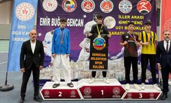 Serdivanlı sporcular madalyayla şehre döndü!