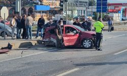 Akyazı'da feci çarpışma: 2 yaralı!