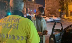 Alkollü sürücü kimlik isteyen polise sosyal medya açtı