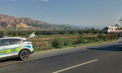 Kamyonet ikiye bölündü