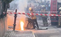 Otomobil alev alev yandı