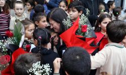 Hayatını eğitime adayan öğretmene unutulmaz veda