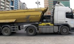 Hafriyat kamyonu çarptı: kanlar içinde yere yığıldı