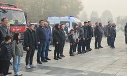 ''Ata'ya saygı'' için hayat durdu