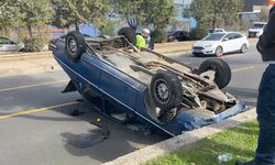 Araç takla attı: Burnu bile kanamadan kurtuldu