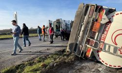 Kontrolden çıkan tanker yan yattı