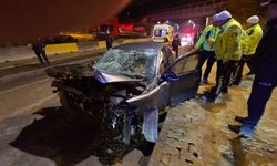 Polisten kaçan alkollü sürücüyü kaza durdurdu