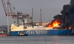 Karasu'dan çıkan gemi vuruldu