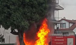 Otomobil yangından kullanılmaz hale geldi