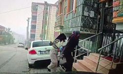 Zile basıp evleri kontrol eden 2 kadın yakalandı