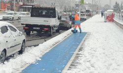 Serdivan’da kış mesaisi: Karla mücadele ekipleri sahada