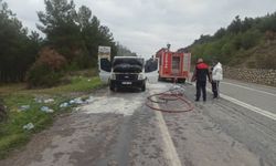 Seyir halindeki ticari araç bir anda alev aldı