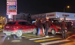 Dolmuş ile otomobil çarpıştı: Yaralılar var