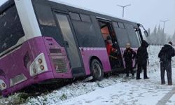Hendek Adapazarı otobüsü kaza yaptı