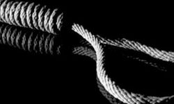 Borçları yüzünden canına kıydı!