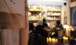 O kafenin kapısı tarihe açılıyor