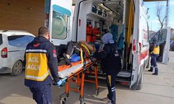 Traktörünü tamir ederken ağır yaralandı!