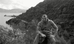 Kız kardeşinin sevgilisini öldürüp "Kusurumu bağışlayın" dedi!