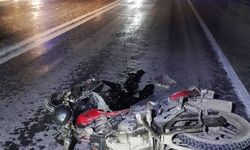 Motosiklet sürücüsü feci kazada can verdi
