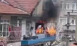 Çıkan yangında elektrik kabloları patladı!