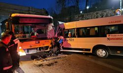 İEET otobüsü servis minibüsüyle kafa kafaya çarpıştı