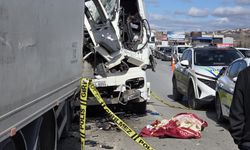 Tıra çarpan tanker şoförü hayatını kaybetti