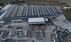 Lojistik firmasında yangın: İtfaiye eri yaralandı